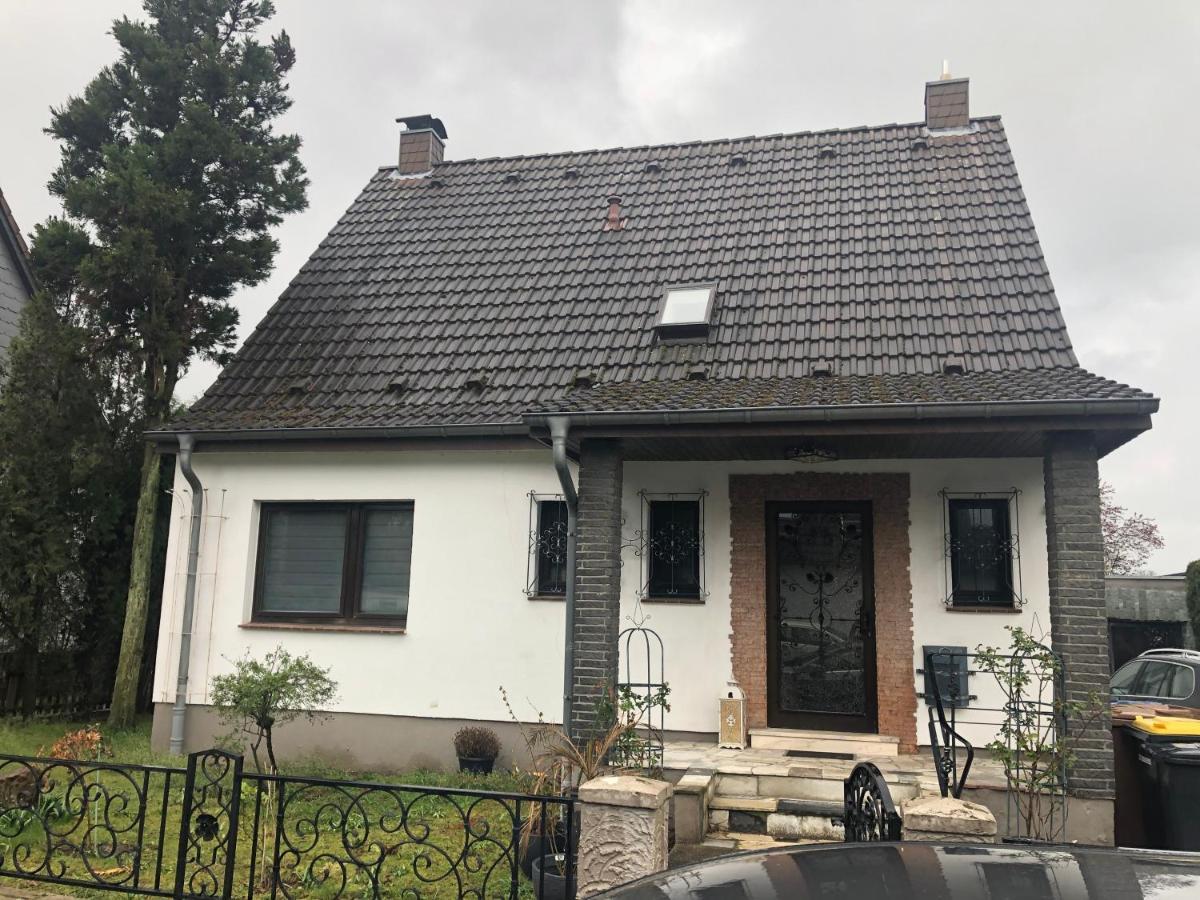 Souterrain Wohnung In Der Naehe Vom Duesseldorfer Flughafen Ratingen Exterior photo